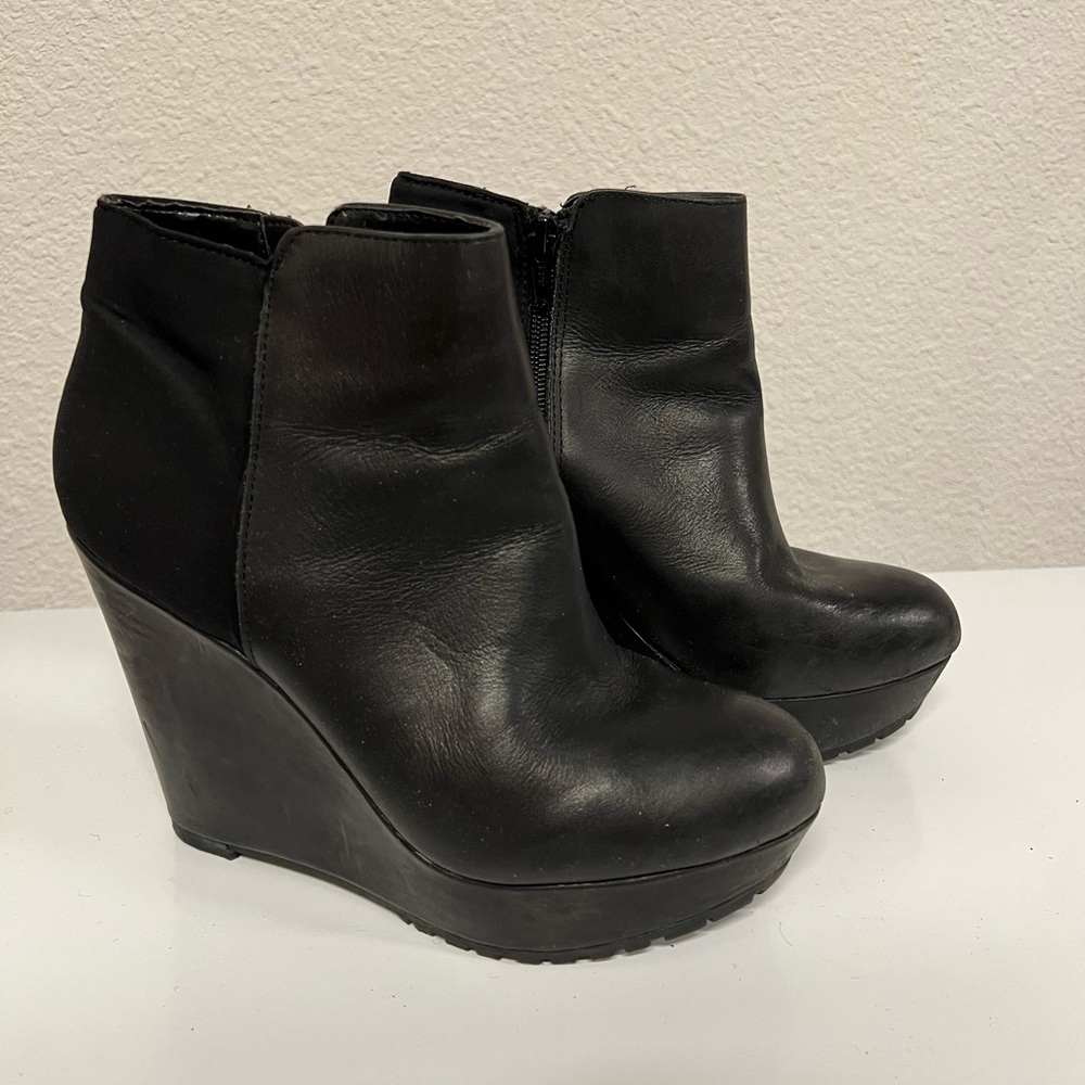 Aldo leather wedge booties boots black color 7